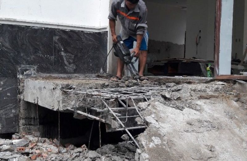 Đập phá tháo dỡ nhà cũ Đập phá tháo dỡ nhà cũ