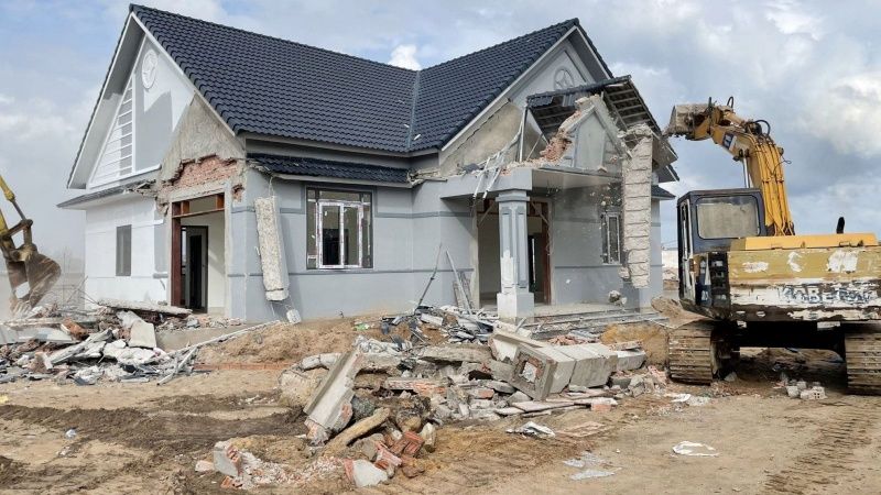 Dịch vụ đập phá tháo dỡ nhà cũ trọn gói, an toàn, giá tốt Dịch vụ đập phá tháo dỡ nhà cũ trọn gói, an toàn, giá tốt