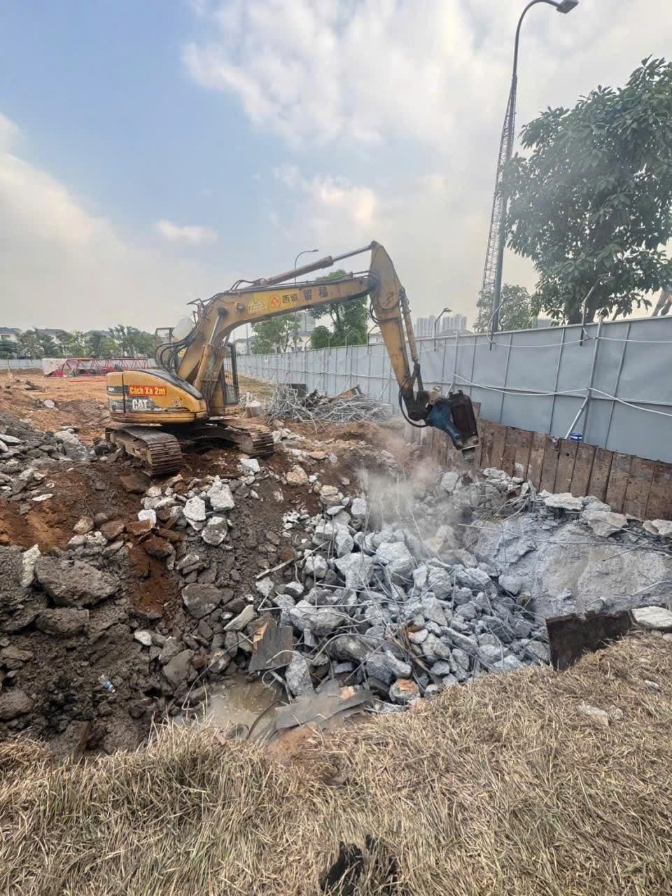 Dịch Vụ Đập Phá Tháo Dỡ Công Trình Chuyên Nghiệp, An Toàn, Giá Tốt