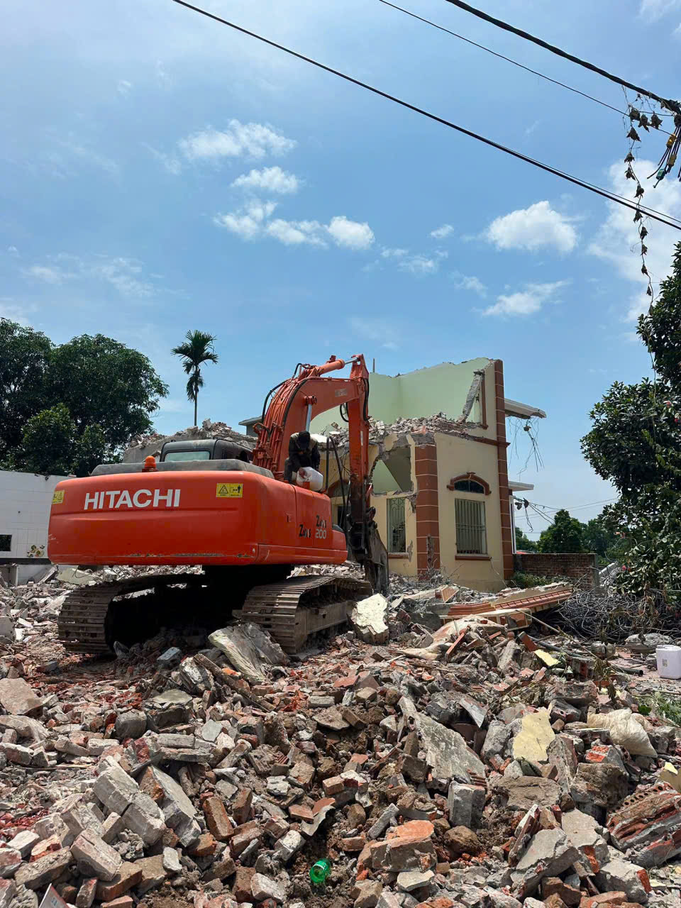 Kinh nghiệm lựa chọn đơn vị phá dỡ công trình uy tín